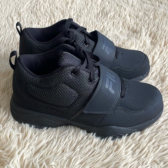 Woman’s Fila Shoe’s - Picture 4 of 7